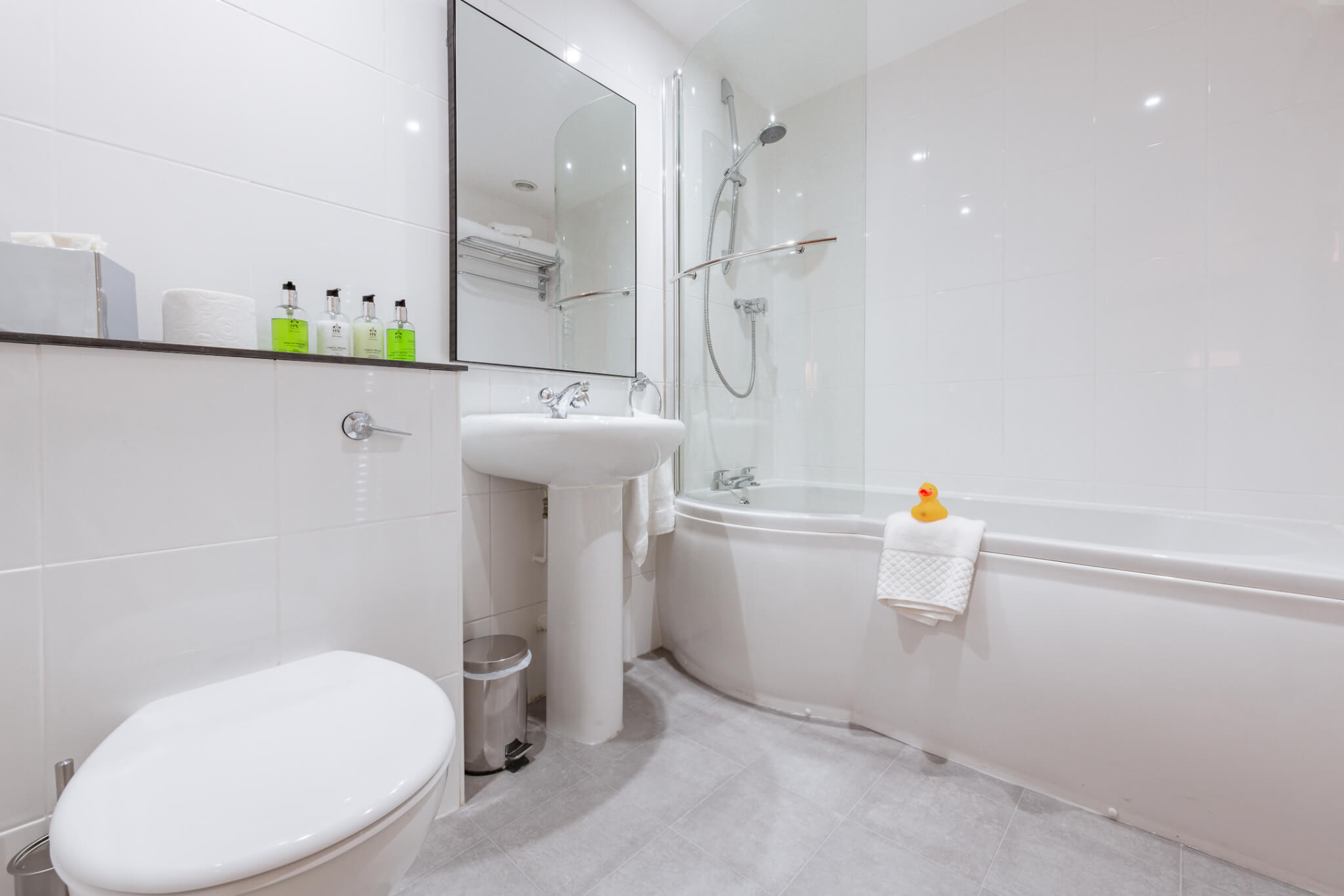 King William IV Hotel Superior Double Bathroom
