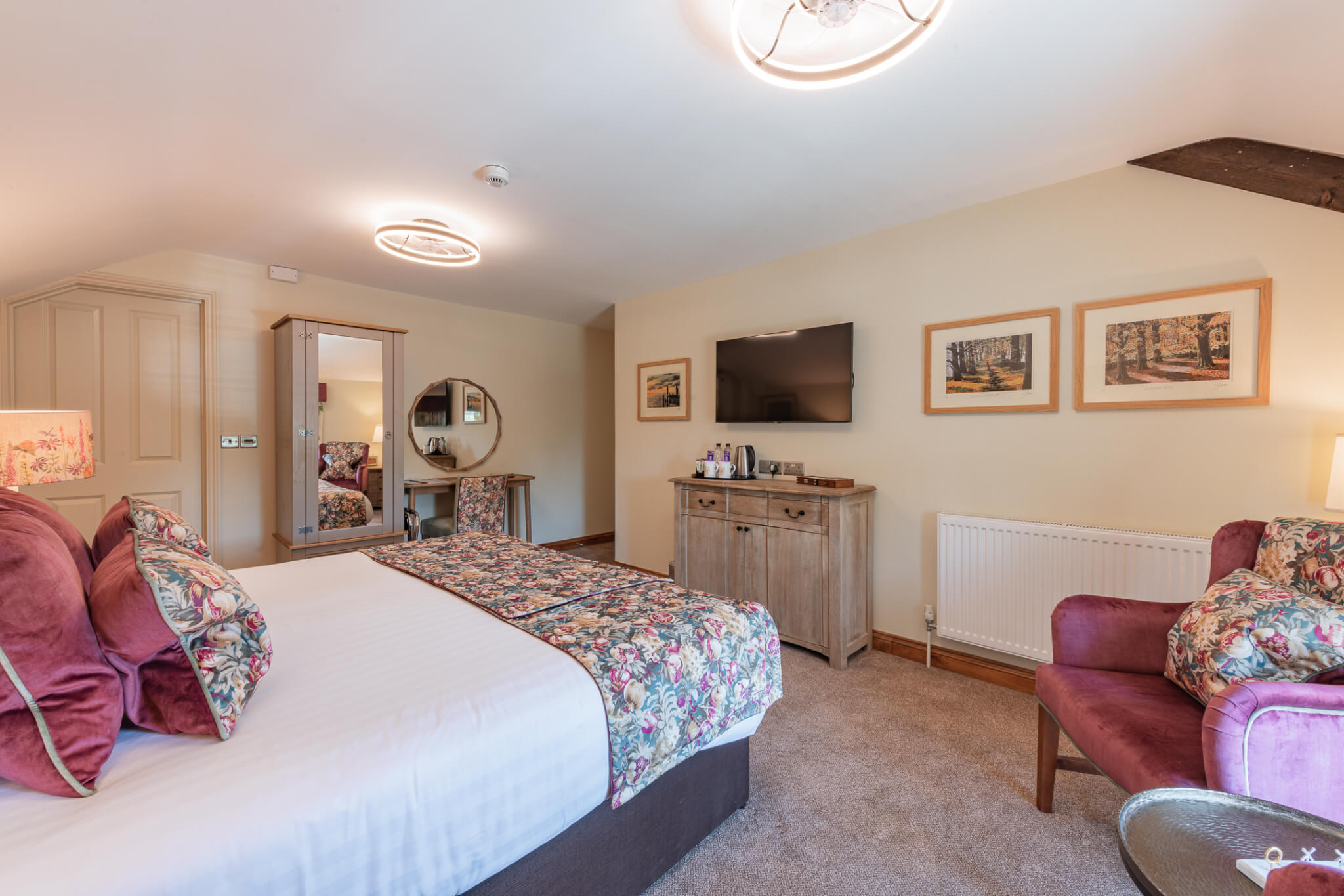 King William IV Hotel Superior Double Bedroom Space